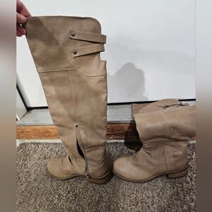 Venus Boots Size 6.5 Used Once!!